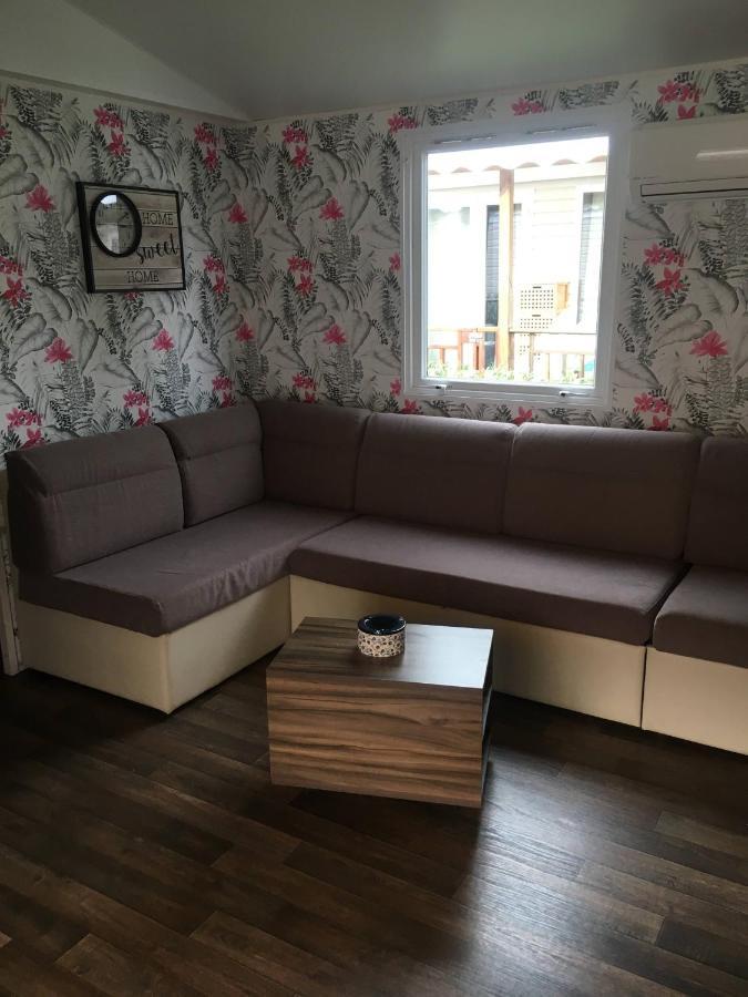 Confort, Climatisation,linge De Lit Et De Toilette, Coffre Fort, Ventilations Au Plafond Et Wifi Possible Fréjus