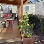 Frejus Tout Confort, Climatisation,Linge De Lit Et De Toilette, Coffre Fort, Ventilations Au Plafond Chambres Et Wifi Possible