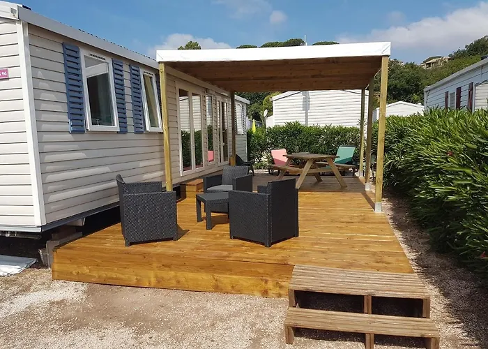Frejus Tout Confort, Climatisation,Linge De Lit Et De Toilette, Coffre Fort, Ventilations Au Plafond Chambres Et Wifi Possible