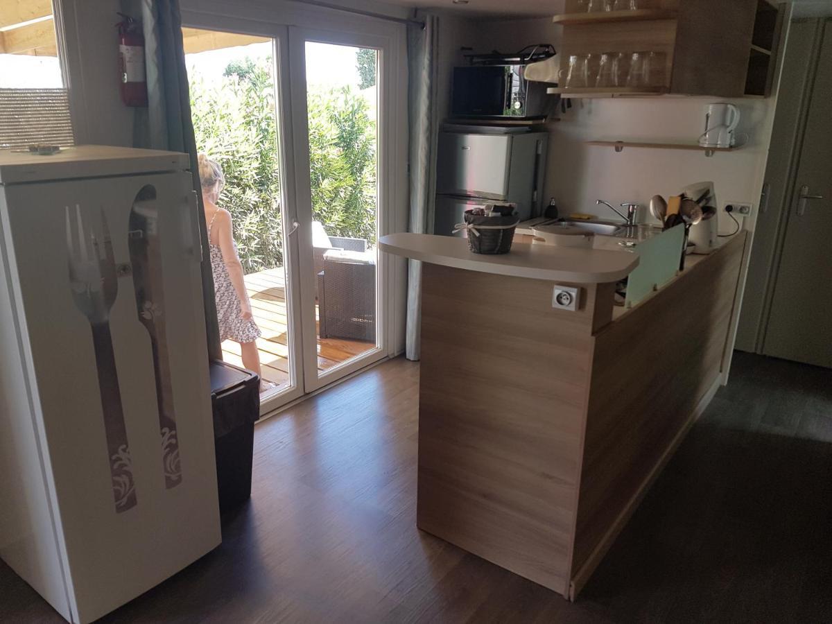 Confort, Climatisation,linge De Lit Et De Toilette, Coffre Fort, Ventilations Au Plafond Et Wifi Possible Campsite Frejus