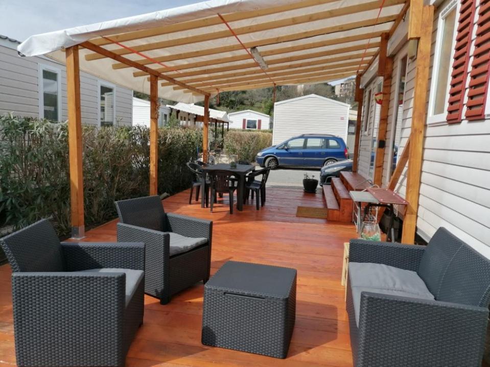 Campsite Confort, Climatisation,linge De Lit Et De Toilette, Coffre Fort, Ventilations Au Plafond Et Wifi Possible