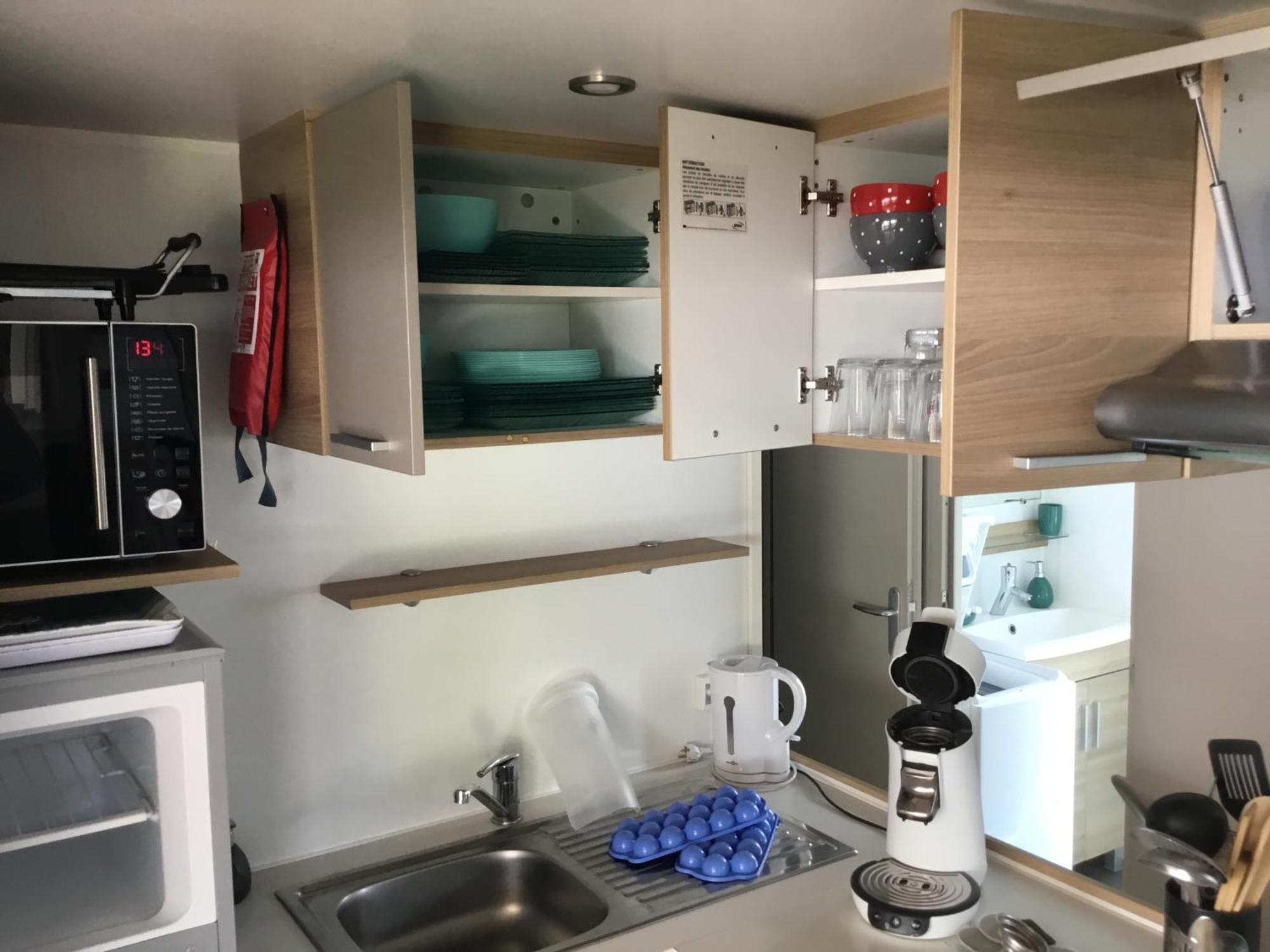 Campsite Confort, Climatisation,linge De Lit Et De Toilette, Coffre Fort, Ventilations Au Plafond Et Wifi Possible *