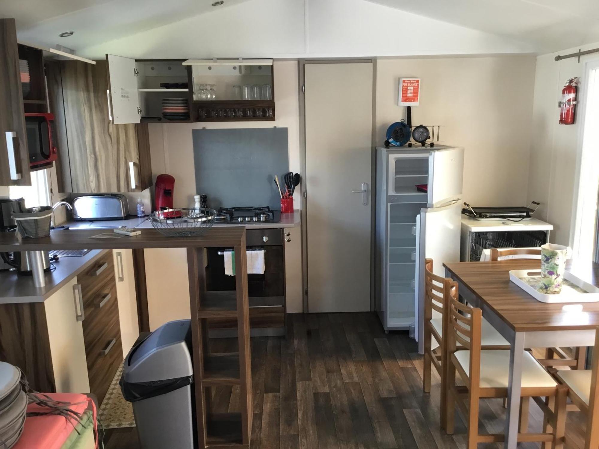 Campsite Confort, Climatisation,linge De Lit Et De Toilette, Coffre Fort, Ventilations Au Plafond Et Wifi Possible